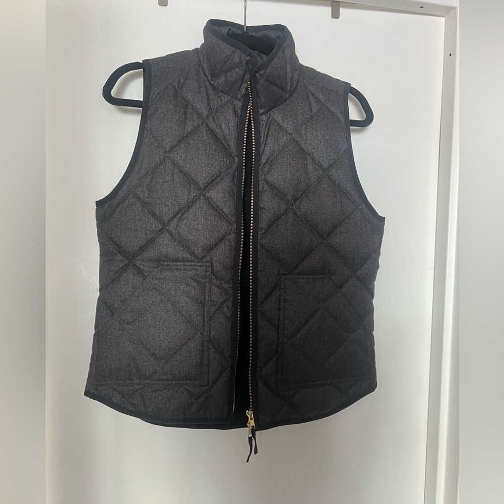 JCrew Grey Quilted Vest. Size Small.